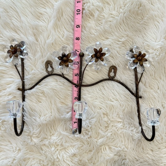 Whimsy Vintage Flower Wall Hooks - Picture 8 of 8